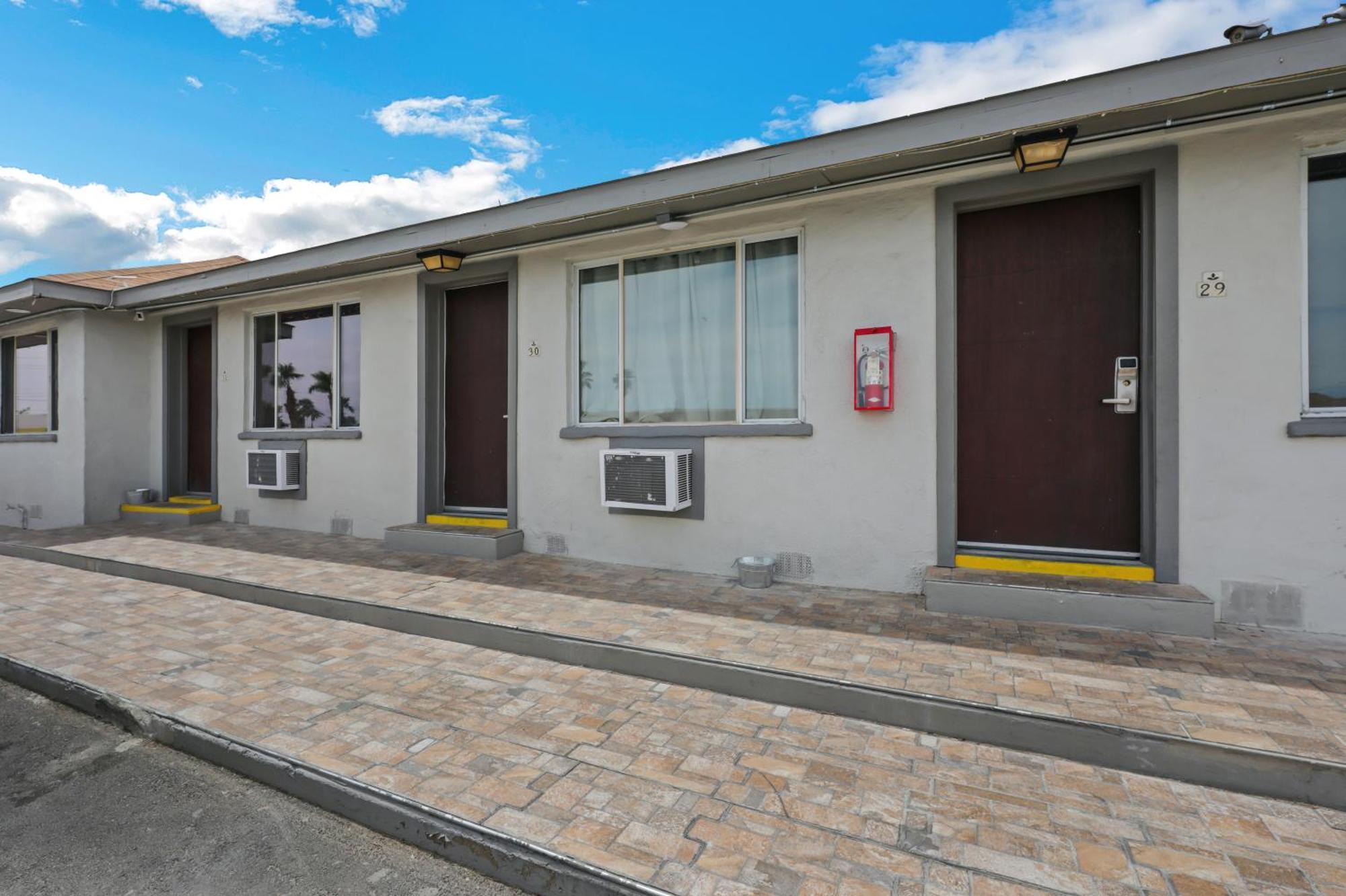 Desert Moon Motel Las Vegas Exterior photo