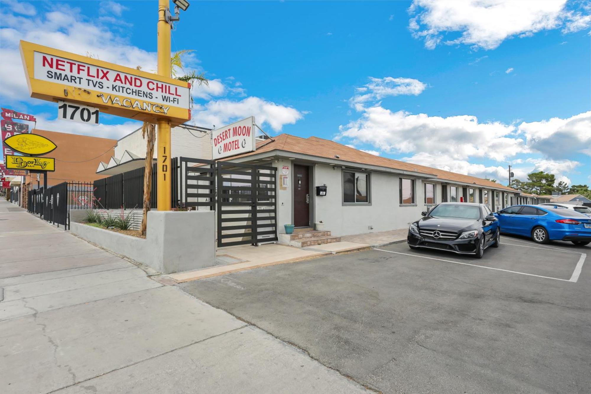 Desert Moon Motel Las Vegas Exterior photo
